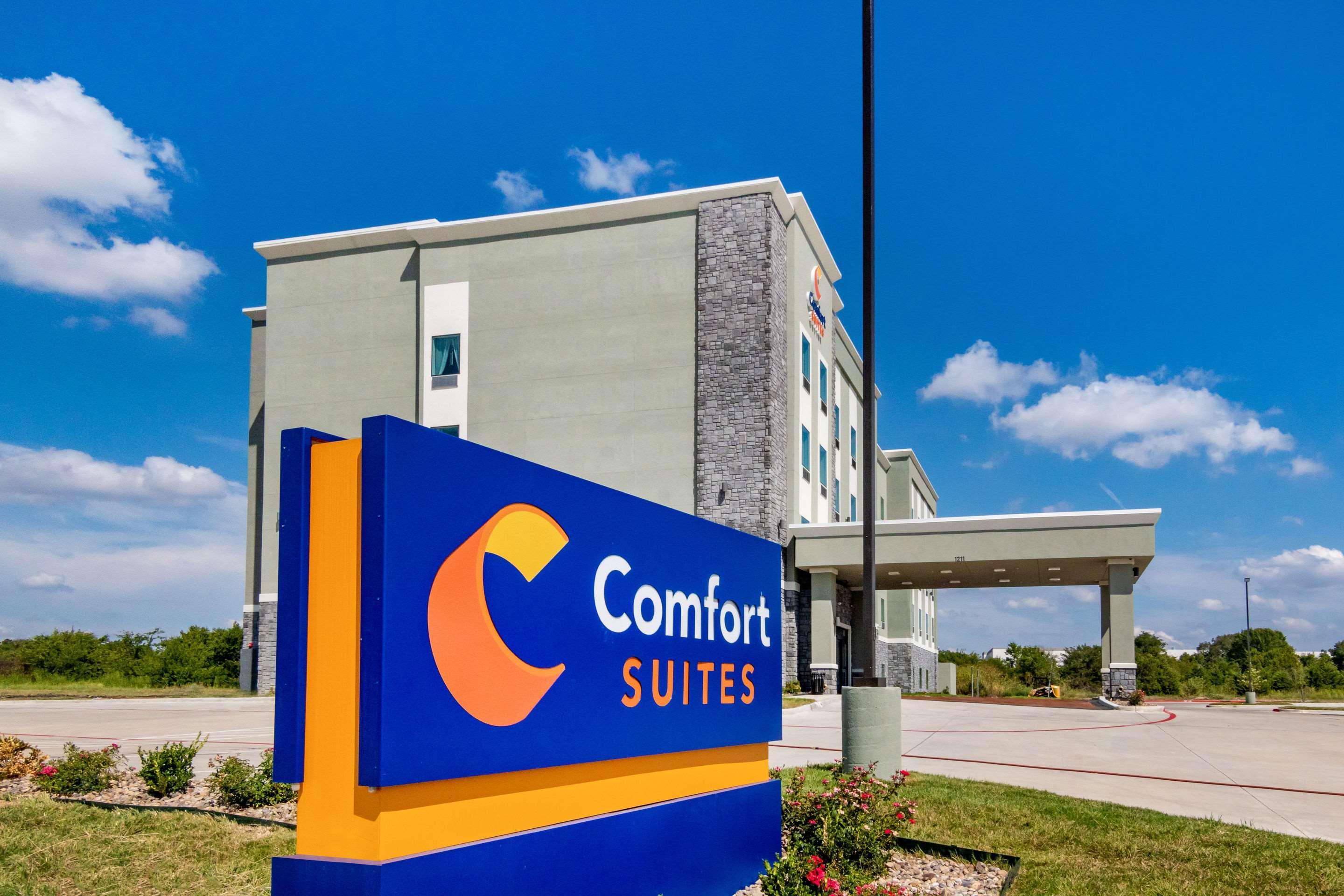 Comfort Suites Desoto Dallas South Bagian luar foto